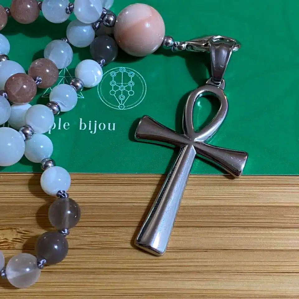 Mala Venus Nacre – Pierre de lune – Agate – Croix de Ankh 2 mala