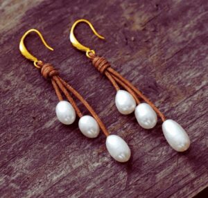 Boucles D'Oreilles Perles d'Eau Douce et Cuir vegan