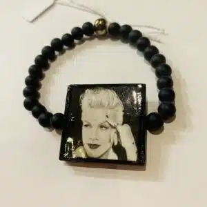 bracelet pink