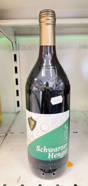 Vin rouge "Schwarzer Hengst" Demi-sec, 1L - Cépage Vranac, Macédoine 2018