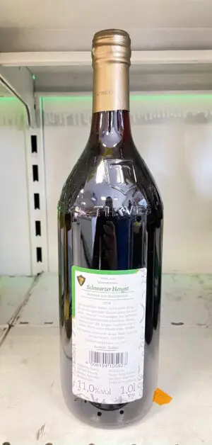 Vin rouge "Schwarzer Hengst" Demi-sec, 1L - Cépage Vranac, Macédoine 2018