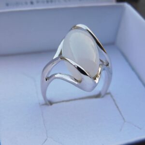 Bague Pierre de lune Mélèze