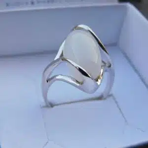 Bague Pierre de lune Mélèze