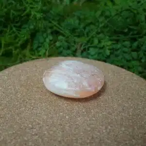 Galet en Sélénite Orange - sommeil réparateur