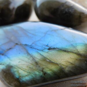 Pierre roulée Labradorite – Image 2
