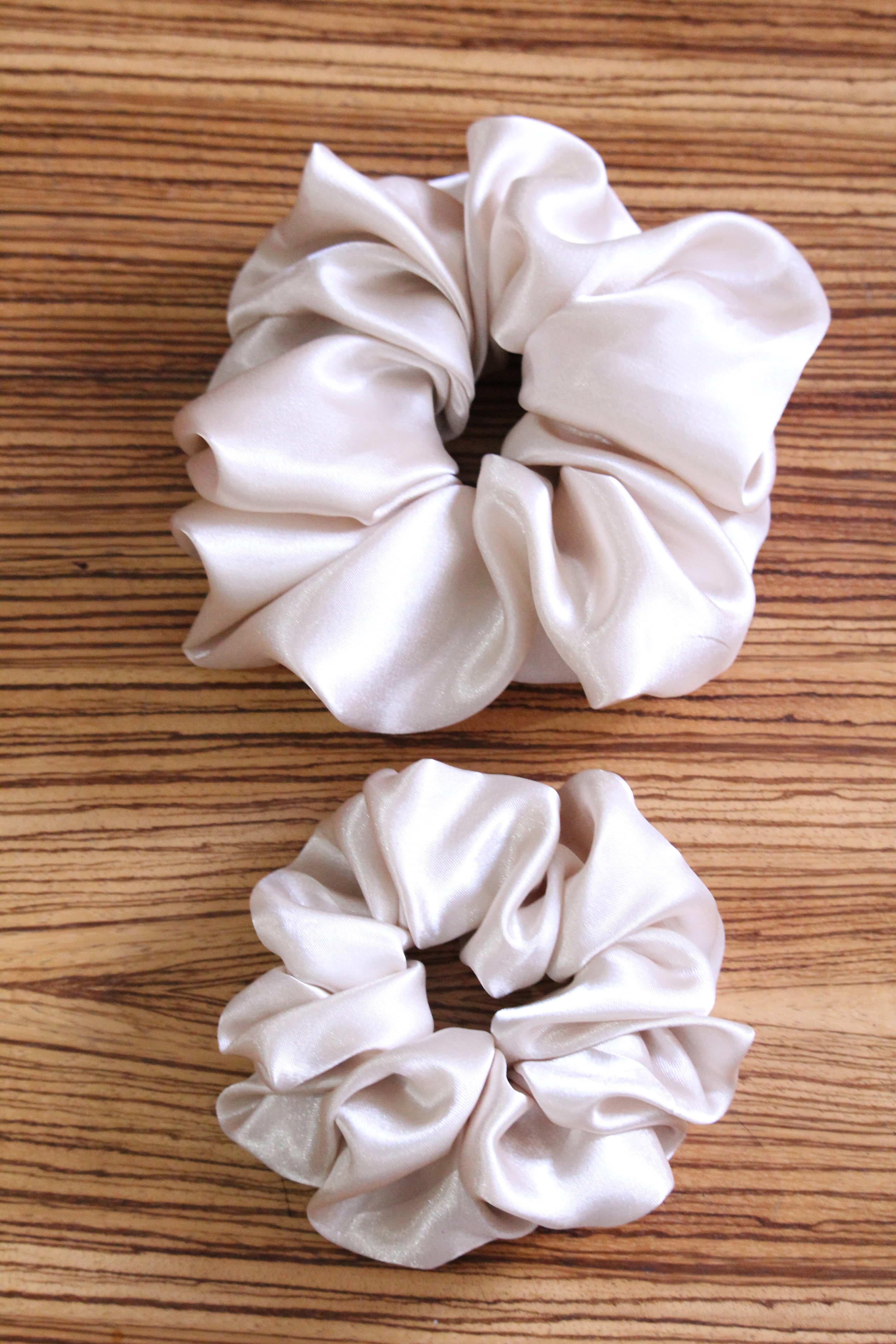 Chouchou cheveux en satin duchesse 5 Chouchou cheveux en satin duchesse – Image 5