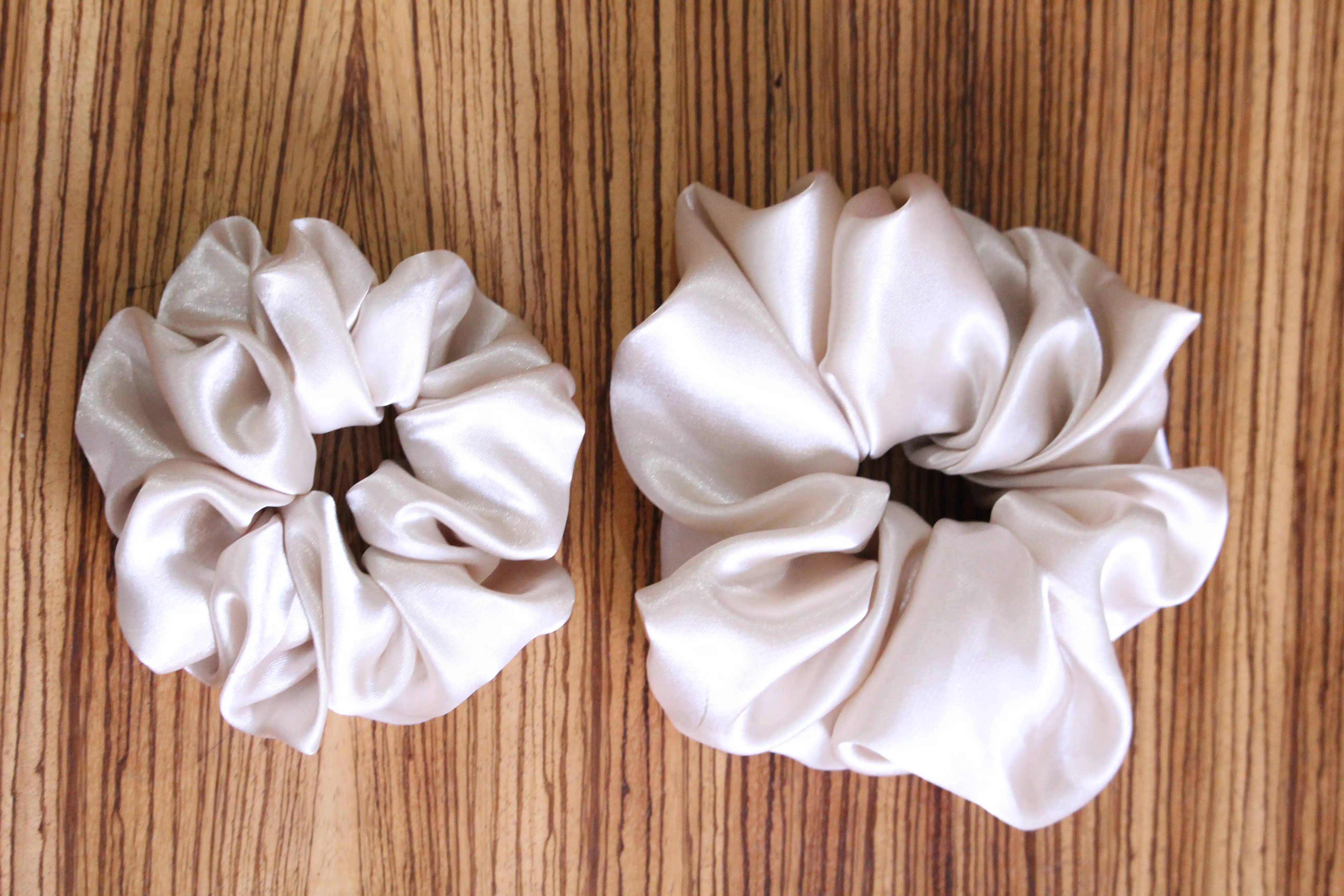 Chouchou cheveux en satin duchesse 5 Chouchou cheveux en satin duchesse – Image 5