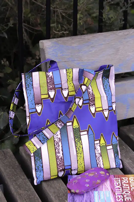 Tôt bag en wax bleu motif crayon 4 Tôt bag en wax bleu motif crayon – Image 4