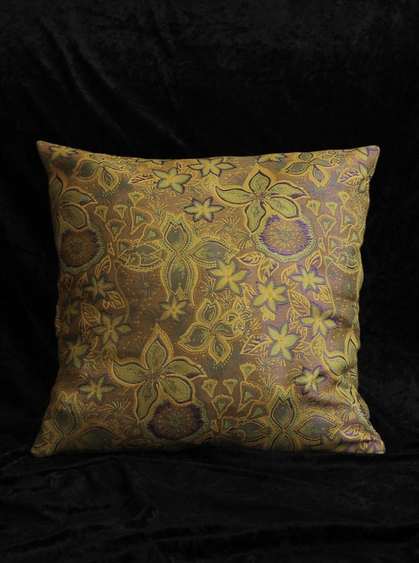 Coussin décoratif « Jardin Euphorique » en jacquard – ocre doré 4 Coussin décoratif « Jardin Euphorique » en jacquard – ocre doré – Image 4