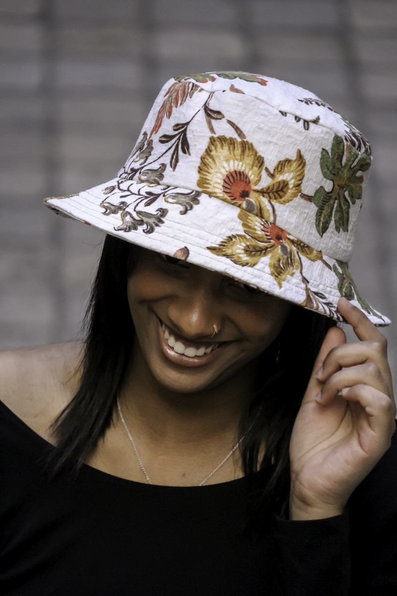 Bob fleuri blanc en tissu ameublement 1 Bob fleuri blanc en tissu ameublement