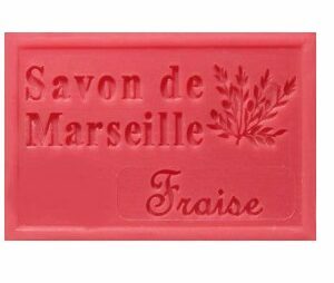 Savon rose rectangulaire Savon de Marseille Fraise avec motif plante, produit naturel, hygiène artisanale.