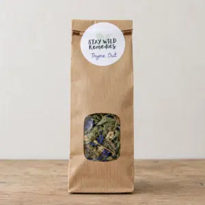 Sachet de tisane Stay Wild Remedies : étiquette Thyme Out.